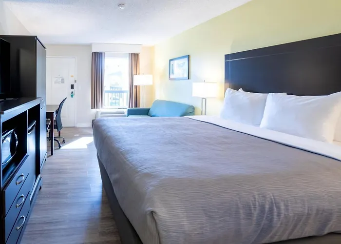 Quality Inn Palm Beach International Airport